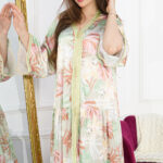 جلابيه تيفاني جميل بقماش حرير بكسرات من الأسفل