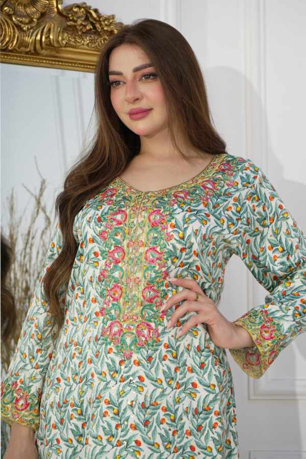 ⁦جلابيه تيفاني مخاوير اماراتيه بفصوص محدد من حلق (2)⁩ - الصورة ⁦6⁩