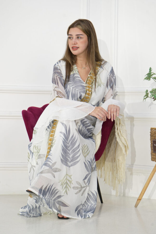 ⁦جلابية مشجرة باكمام كلوش لون كحلي مع شريط شك⁩ - الصورة ⁦2⁩