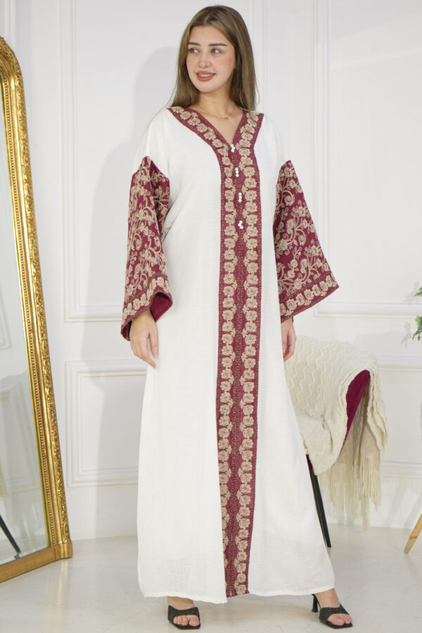 ⁦جلابيه عنابي خليجى باكمام وسيع⁩ - الصورة ⁦2⁩