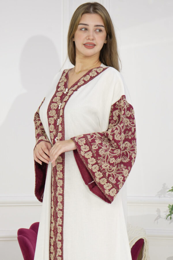 ⁦جلابيه عنابي خليجى باكمام وسيع⁩ - الصورة ⁦3⁩