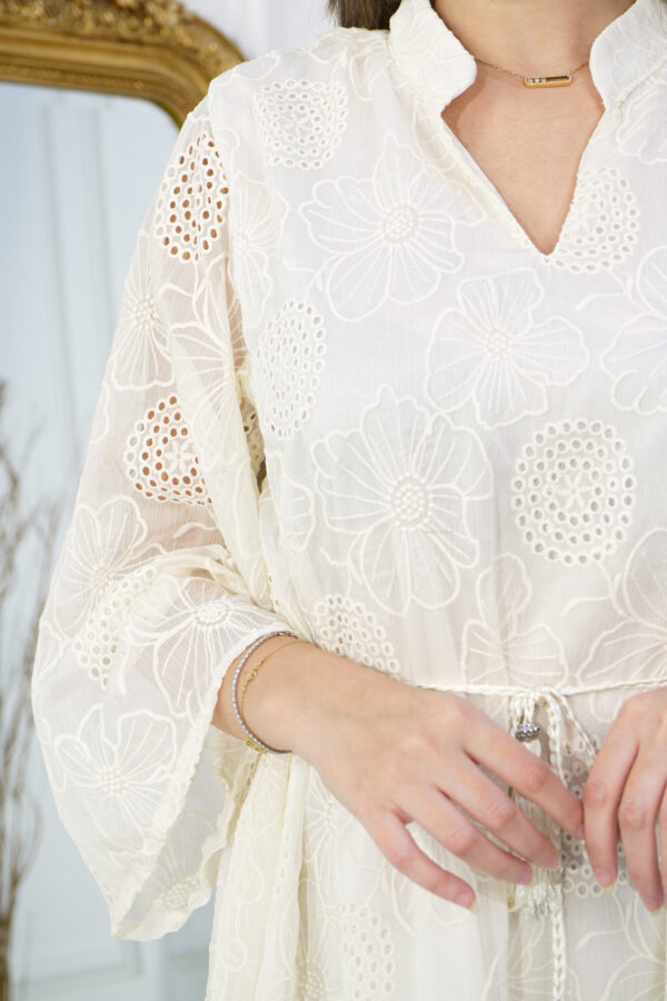 ⁦جلابيه ابيض بلياقه و اكمام و سيع⁩ - الصورة ⁦3⁩