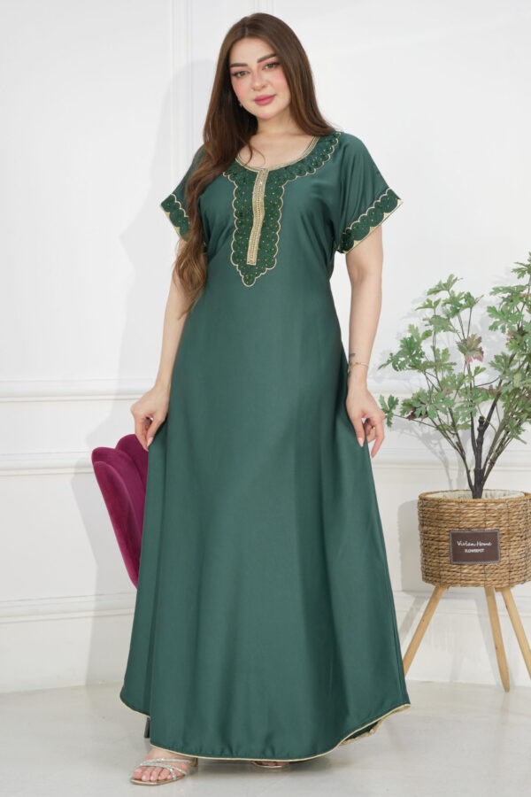 ⁦جلابيه زيتي مطرزه تطريز كبيوتر من امام مع فصوص⁩ - الصورة ⁦2⁩