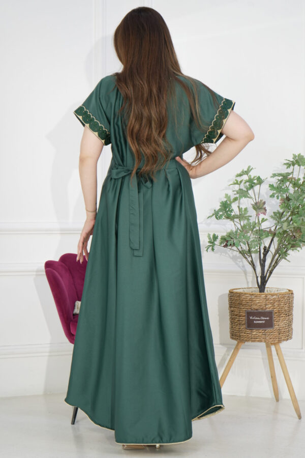 ⁦جلابيه زيتي مطرزه تطريز كبيوتر من امام مع فصوص⁩ - الصورة ⁦3⁩