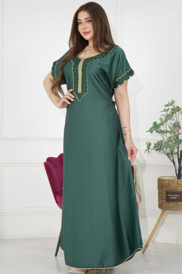 ⁦جلابيه زيتي مطرزه تطريز كبيوتر من امام مع فصوص⁩ - الصورة ⁦7⁩