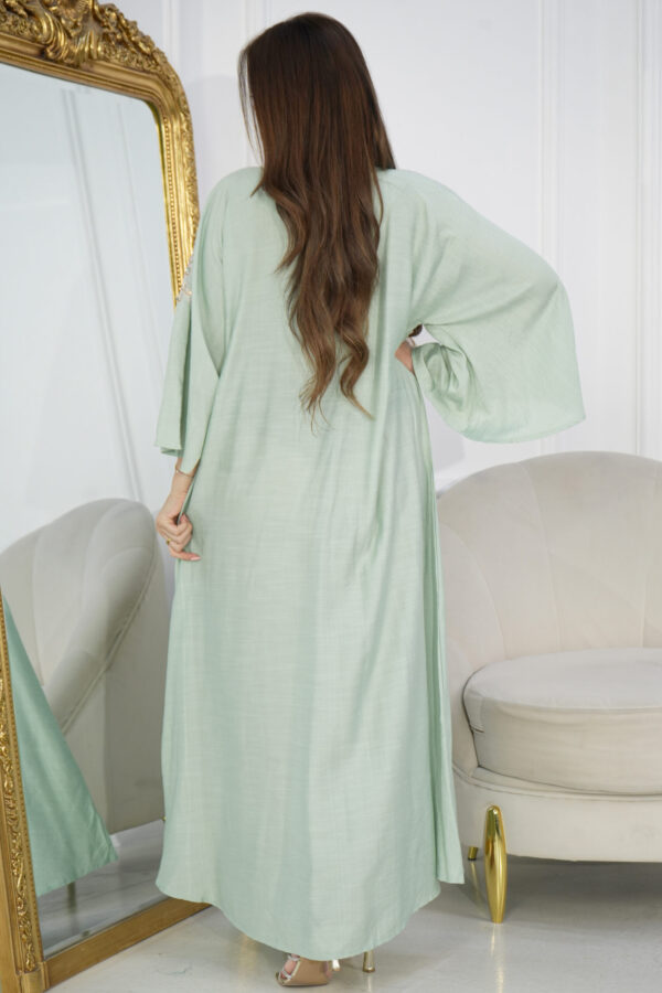 ⁦جلابيه تيفاني بخرز من صدر منتد الى اكتاف⁩ - الصورة ⁦3⁩