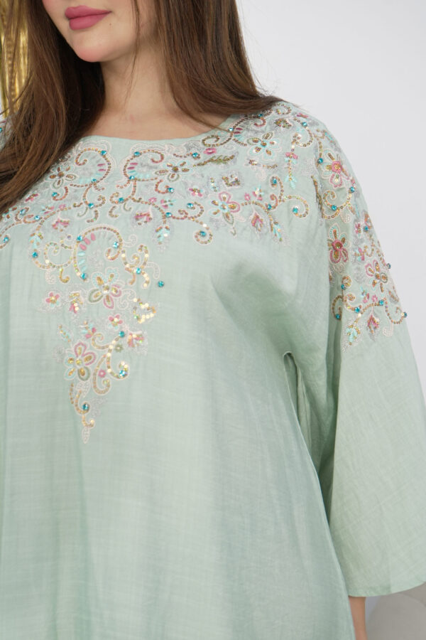 ⁦جلابيه تيفاني بخرز من صدر منتد الى اكتاف⁩ - الصورة ⁦7⁩