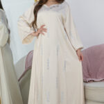 جلابيه بيج بفصوص محدد من امام و اكتاف