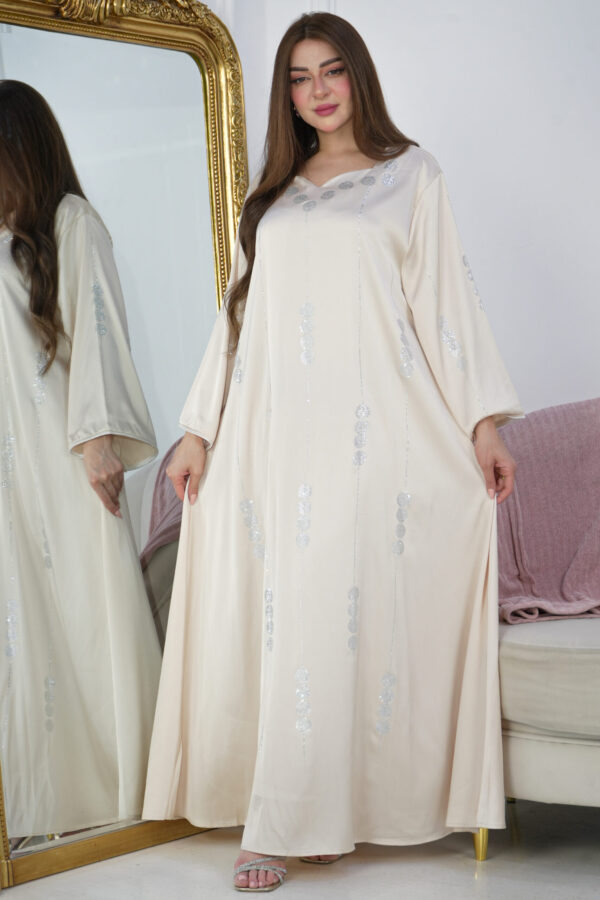 ⁦جلابيه بيج بفصوص محدد من امام و اكتاف⁩ - الصورة ⁦5⁩