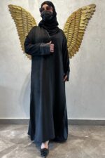 ⁦عباية شامواه ربع كلوش محدده اسود و بأكمام معصم⁩ - الصورة ⁦2⁩