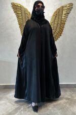 ⁦عباية شامواه ربع كلوش محدده اسود و بأكمام معصم⁩ - الصورة ⁦3⁩