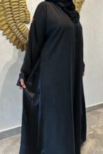 ⁦عباية شامواه ربع كلوش محدده اسود و بأكمام معصم⁩ - الصورة ⁦5⁩