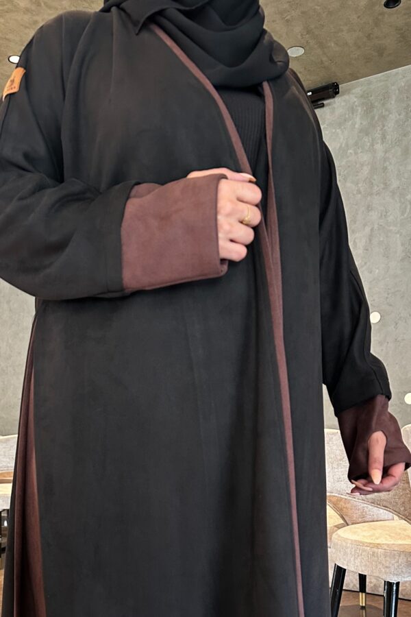 ⁦عباية شامواه ربع كلوش محدده ببني و بأكمام معصم⁩ - الصورة ⁦4⁩
