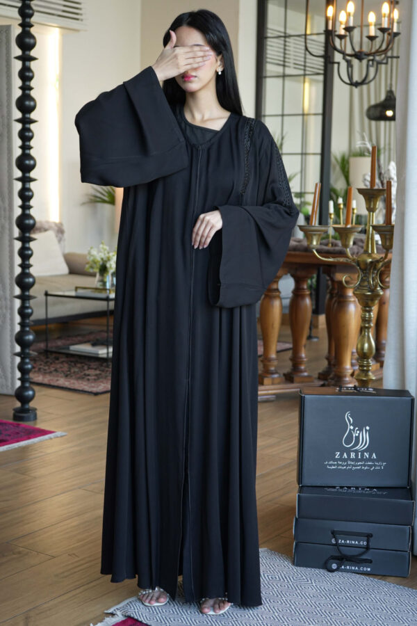 ⁦عباية كلوش بكسرات من الامام والخلف محدد بفصوص⁩ - الصورة ⁦6⁩