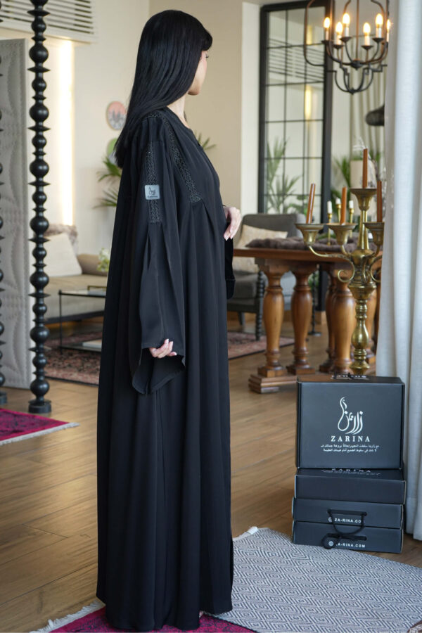 ⁦عباية كلوش بكسرات من الامام والخلف محدد بفصوص⁩ - الصورة ⁦4⁩