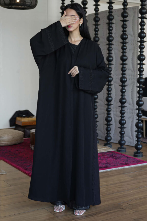 ⁦عباية كلوش بتطريز خيوط مخفي من اجناب⁩ - الصورة ⁦5⁩