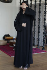 ⁦عباية كلوش بتطريز خيوط مخفي من اجناب⁩ - الصورة ⁦2⁩