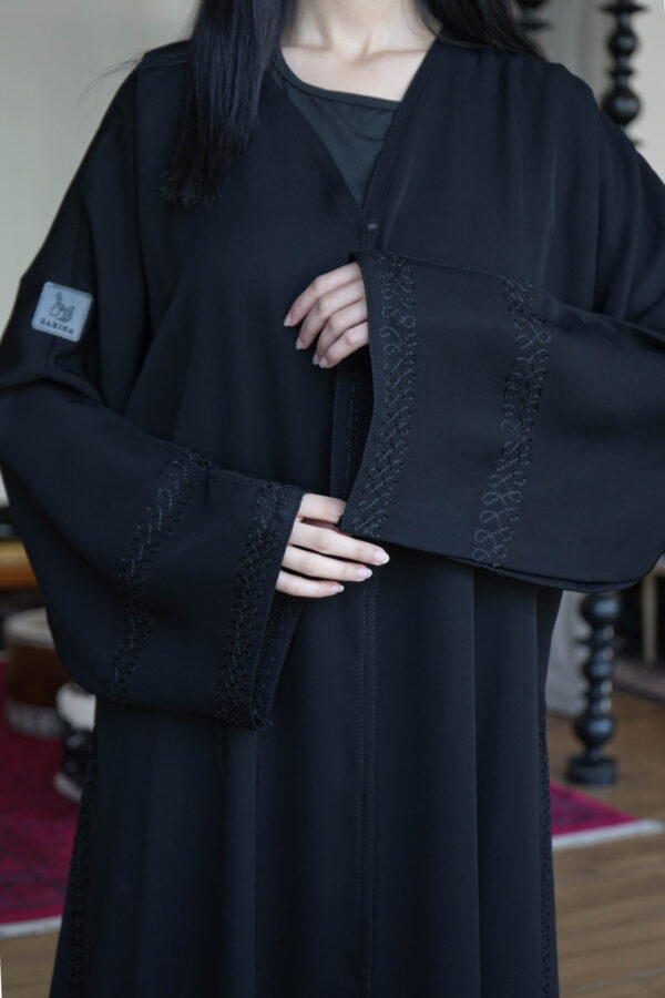 ⁦عباية كلوش بتطريز خيوط مخفي من اجناب⁩ - الصورة ⁦7⁩