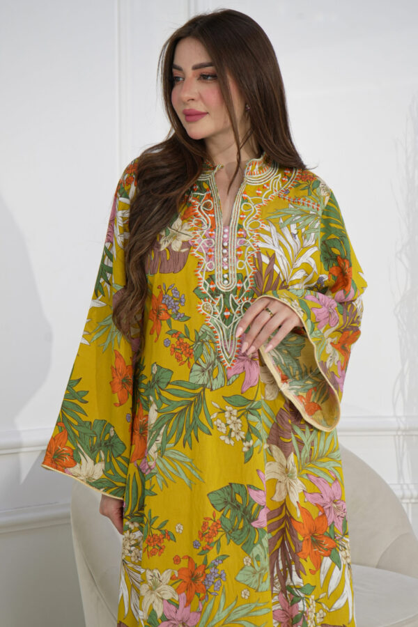 ⁦جلابيه اصفر مشجره بلولو من امام⁩ - الصورة ⁦5⁩