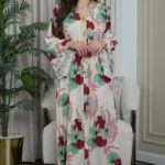 جلابيه عنابي حرير مورده و شريط ذهبي من امام