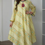 جلابيه اصفر بترتر على شكل خطوط