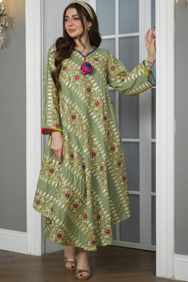 ⁦جلابيه اخضر بترتر على شكل خطوط⁩ - الصورة ⁦5⁩