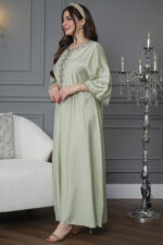 ⁦جلابيه تيفاني عمليه مطرز ببني من حلق و بدايه الكم⁩ - الصورة ⁦3⁩