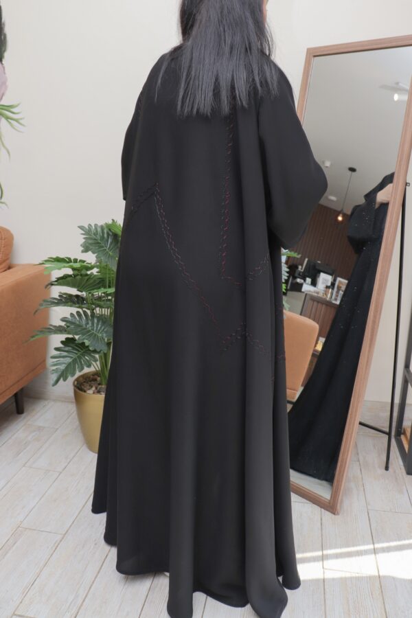 ⁦عباية كلوش منسوجة بقماش نواعم مطرزه بخيوط مخفى⁩ - الصورة ⁦8⁩