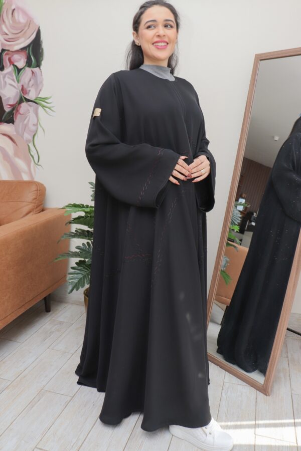 ⁦عباية كلوش منسوجة بقماش نواعم مطرزه بخيوط مخفى⁩ - الصورة ⁦7⁩