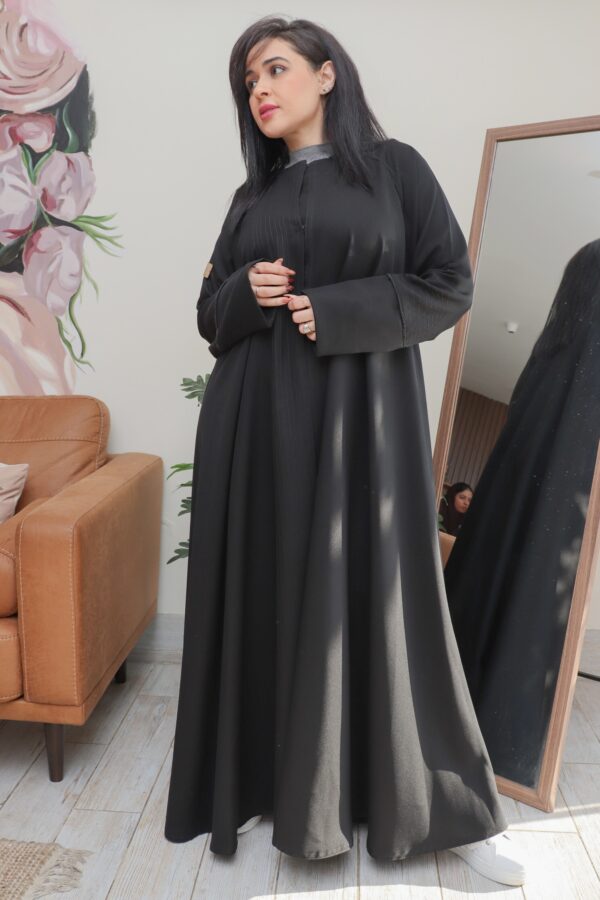 ⁦عباية كلوش منسوجة بقماش منى ميد⁩ - الصورة ⁦10⁩