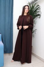 ⁦عبايه بني ناعمة بكسرة من الخلف⁩ - الصورة ⁦7⁩