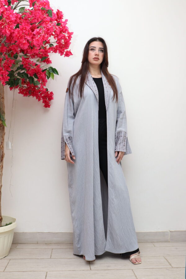 ⁦عبايه كريب رمادي لف⁩ - الصورة ⁦3⁩