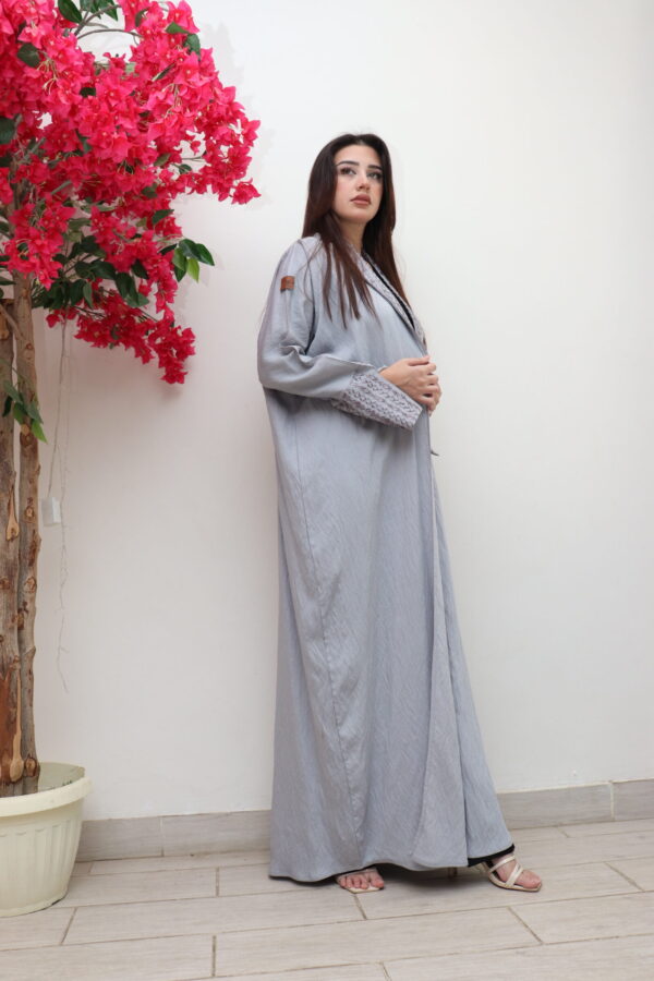 ⁦عبايه كريب رمادي لف⁩ - الصورة ⁦4⁩