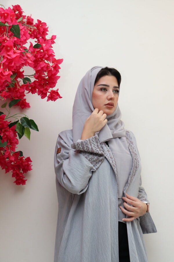 ⁦عبايه كريب رمادي لف⁩ - الصورة ⁦8⁩