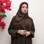 عبايه لياقه زيتي بكسر من اجناب