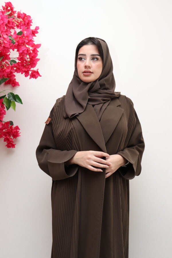 ⁦عبايه لياقه زيتي بكسر من اجناب⁩ - الصورة ⁦5⁩