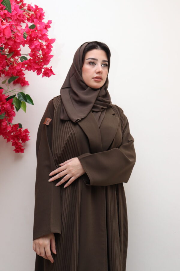 ⁦عبايه لياقه زيتي بكسر من اجناب⁩ - الصورة ⁦8⁩