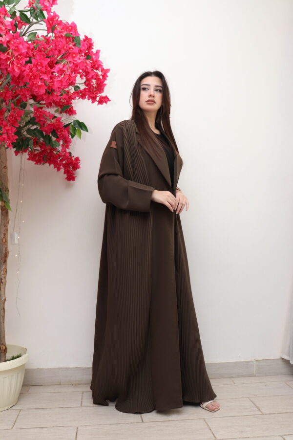 ⁦عبايه لياقه زيتي بكسر من اجناب⁩ - الصورة ⁦6⁩