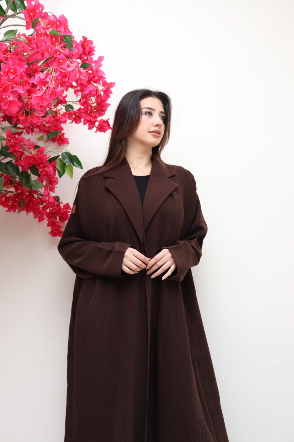 ⁦عبايه لياقه بني بكسر من اجناب⁩ - الصورة ⁦3⁩