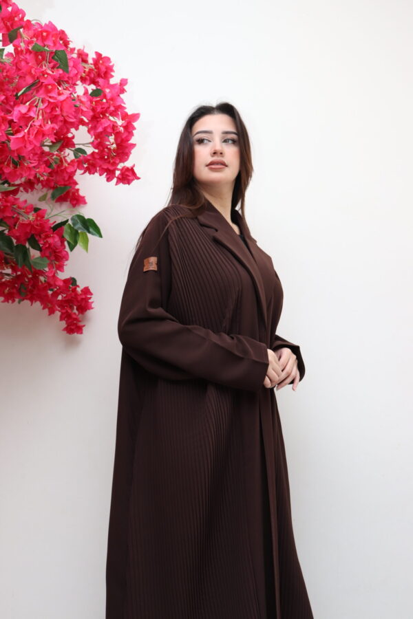 ⁦عبايه لياقه بني بكسر من اجناب⁩ - الصورة ⁦4⁩