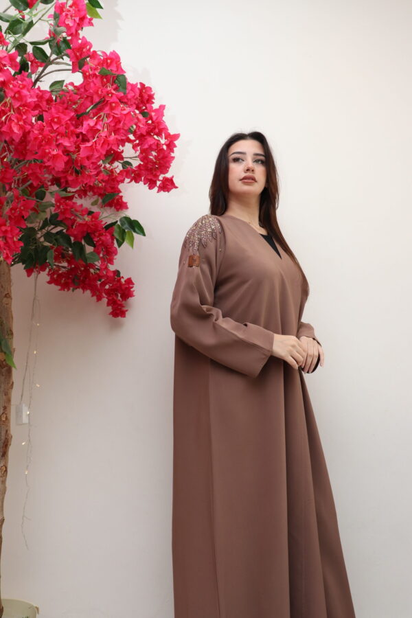 ⁦عبايه بيج بشك من اكتاف⁩ - الصورة ⁦4⁩