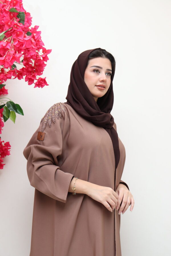 ⁦عبايه بيج بشك من اكتاف⁩ - الصورة ⁦2⁩