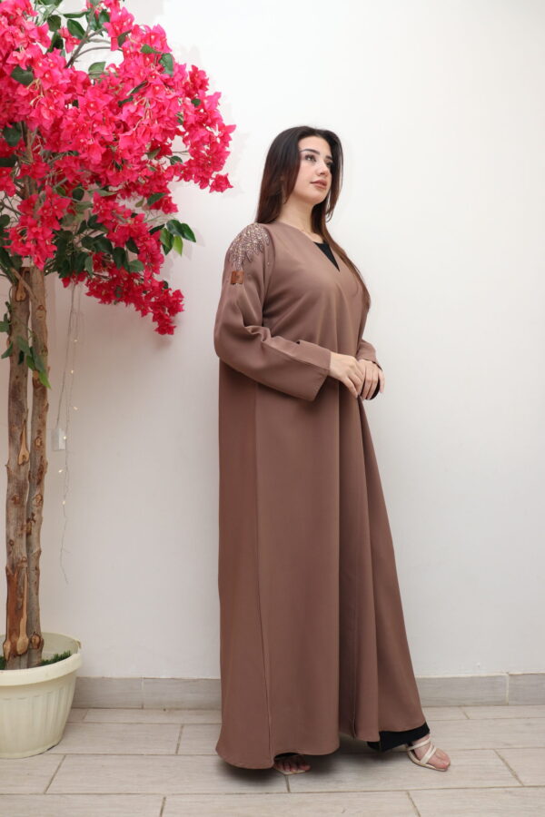 ⁦عبايه بيج بشك من اكتاف⁩ - الصورة ⁦5⁩