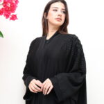عباية بشت بتطريز اسود بشك على اكتاف