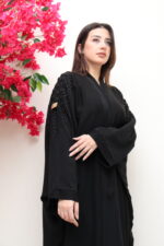 ⁦عباية بشت بتطريز اسود بشك على اكتاف⁩ - الصورة ⁦10⁩