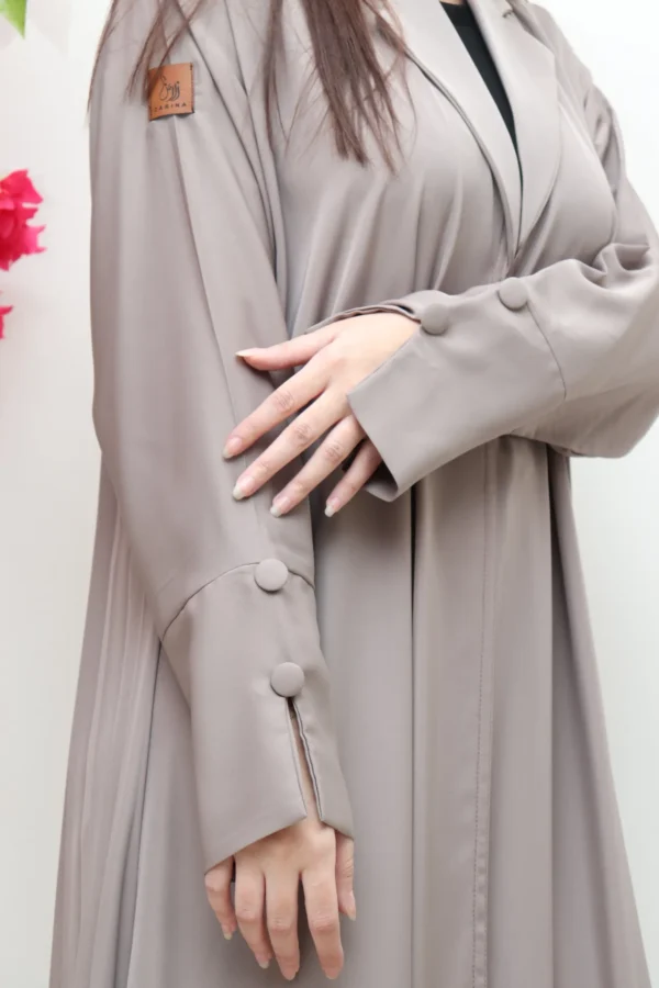 عباية بيج لياقه كسرات من الخلف