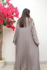 ⁦عباية بيج لياقه كسرات من الخلف⁩ - الصورة ⁦6⁩