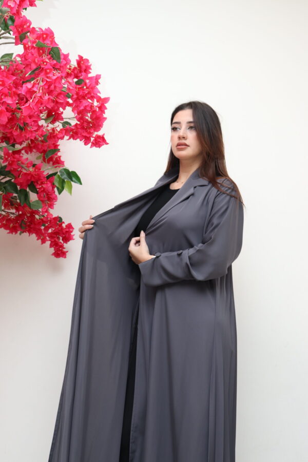 ⁦عباية رمادي بليزر كسرات من الخلف⁩ - الصورة ⁦3⁩