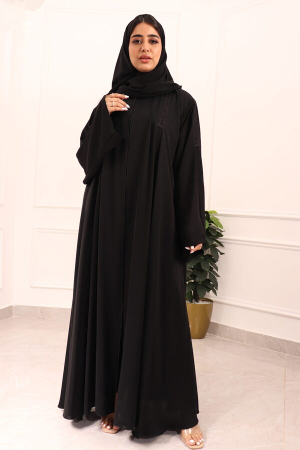 ⁦عباية كلوش بكسرات من الامام والخلف محدد بفصوص⁩ - الصورة ⁦8⁩