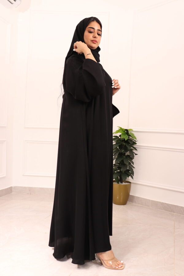 ⁦عباية كلوش بكسرات من الامام والخلف محدد بفصوص⁩ - الصورة ⁦11⁩